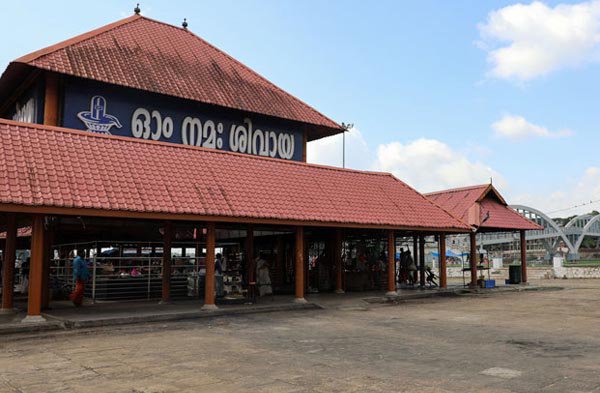 mahadeva-shiva-temple-aluva.jpg